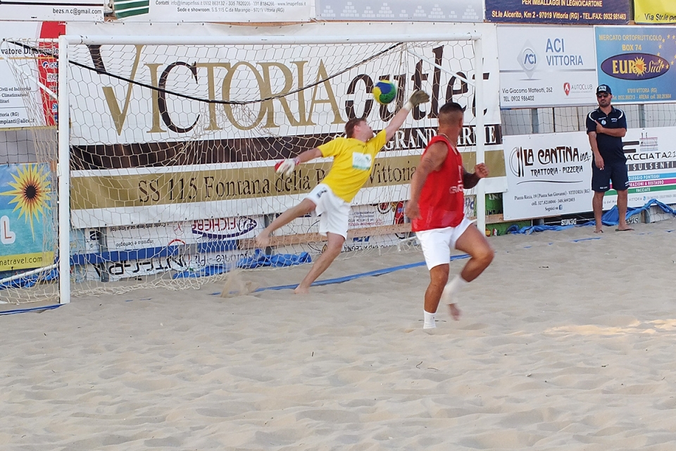 Beach Soccer: Nei quarti sarà big match fra I Soci Bar Da Franco contro Kasmenea Ortaggi